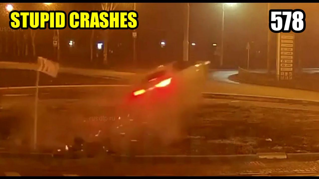 Stupid driving mistakes 578 (March 2021 English subtitles) смотреть онлайн