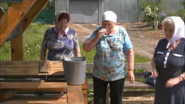 Как живут парижские коммунары. Репортаж из деревни с французским акцентом смотреть онлайн