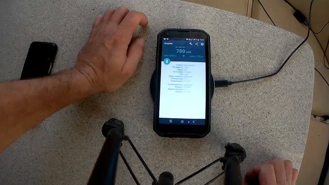 Беспроводная зарядка на любой смартфон смотреть онлайн