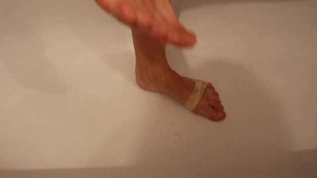 Педикюр в домашних условиях. Носочки для педикюра sosu. Применение смотреть онлайн