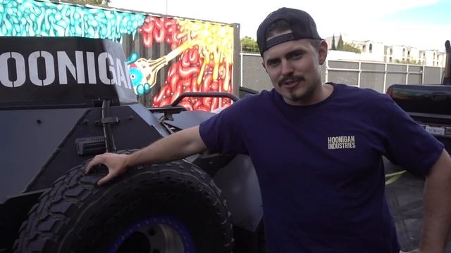 Duramax Diesel Topkick 4500 vs. Tank Tug-o-War! смотреть онлайн