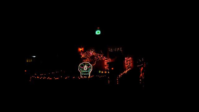 Monster Mash 2012 Halloween Lights смотреть онлайн