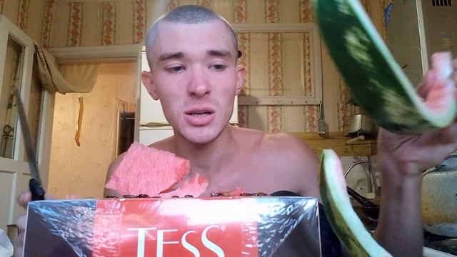 МУКБАНГ: Арбуз - абьюз 🍉 СЛАДКИЕ дольки | горькие корки🐲