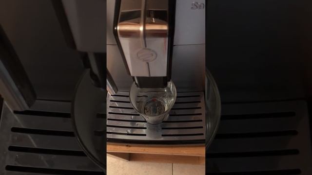 飛利浦 Saeco Lirika Plus RI9841 ~ 工作影片 смотреть онлайн