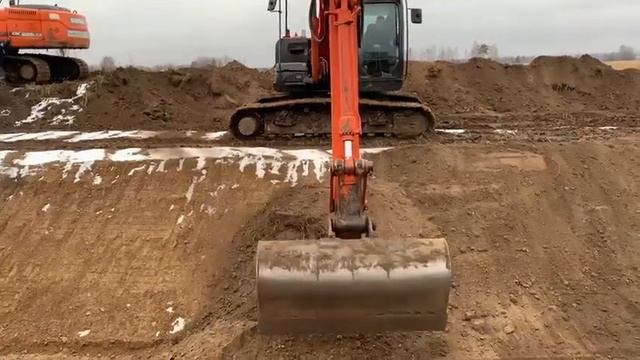 Планировка откосов с использованием планировочного ковша 1,8 м. смотреть онлайн