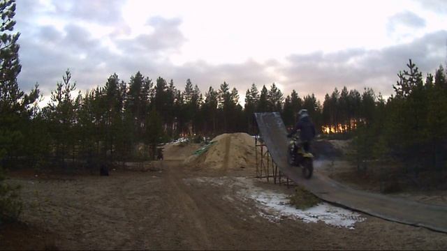 Yamaha YZ 125 & Suzuki RM 85 FMX Practice смотреть онлайн