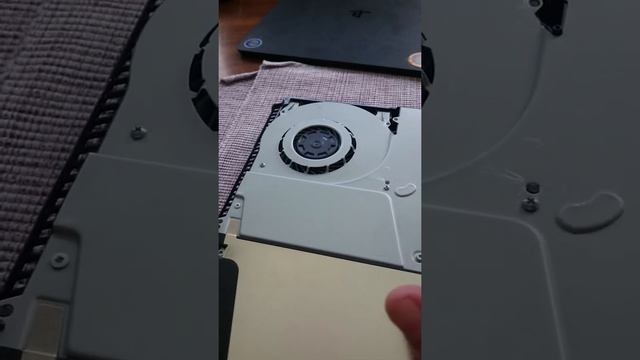 Чистим PS4 побыстрому.... смотреть онлайн