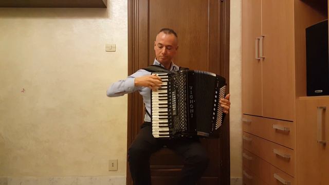TOCCATA - P. D. PARADISI - (plays accordion Renato Siena) смотреть онлайн