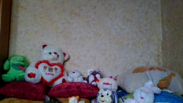 Мой кот увидел камеру (())
И убежал 
Кек