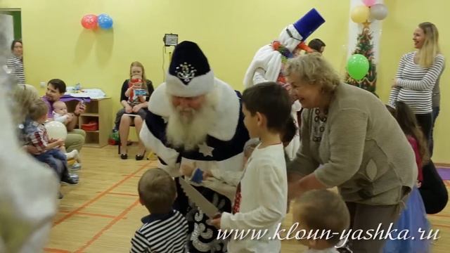 Новогодние представления в Москве. Дед Мороз и Снегурочка смотреть онлайн