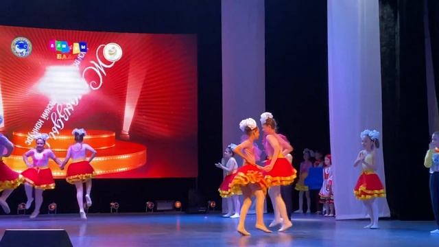 Полька в исполнении группы САЛЕМ школа ОШ 9 Алматы смотреть онлайн