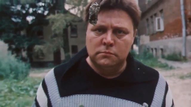 Мымра к стене -)) смотреть онлайн