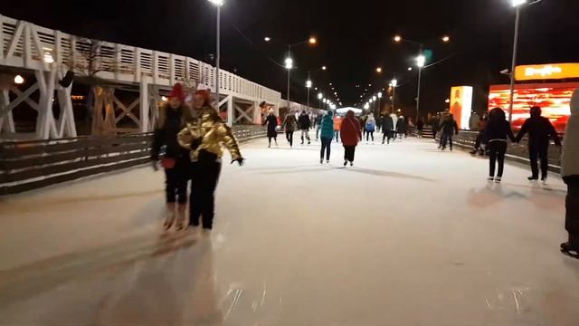 Каток в Парке Горького 2018 смотреть онлайн