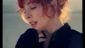 Mylene Farmer - Pourvu Qu'elles Soient Douces