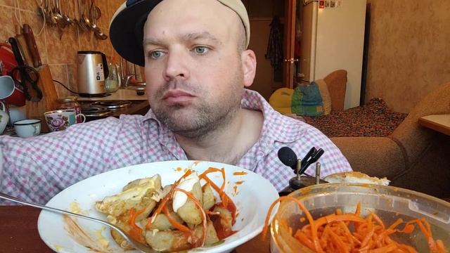 МУКБАНГ запечёный картофель и сосиски/ОБЖОР 22.02.2022