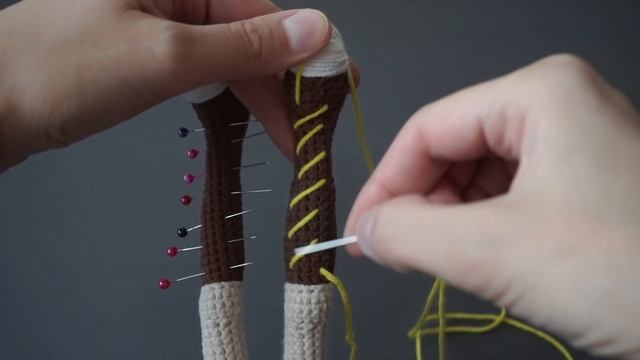 Девушка Пикачу крючком, часть 11 (Кеды). Crochet Pikachu girl, part 11 (Sneakers) смотреть онлайн