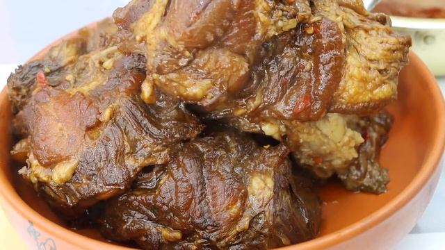 阿强做红烧牛窝骨，炖的软烂诱人，拌个红油粉丝一起吃，啃得太过瘾了【cram阿强】 смотреть онлайн