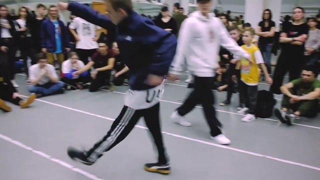 Break Dance Учитель-Ученик 1/4 Final | YOUNG AND DANGEROUS BATTLE смотреть онлайн
