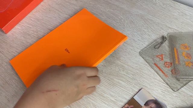 enhypen manifesto : day one album unboxing смотреть онлайн