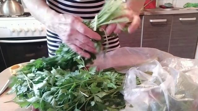 кухня для чайников#обучающеевидео .#простыерецепты #готовимдома Хранение зелени без заморозки. смотреть онлайн