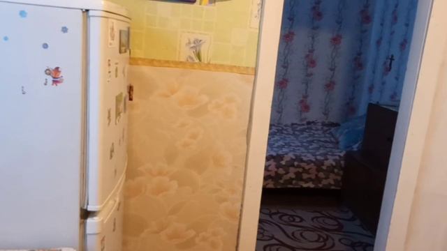 Поклеила обои,осталось по клеить плитку потолочную. смотреть онлайн