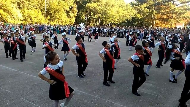 Танец первоклашек смотреть онлайн