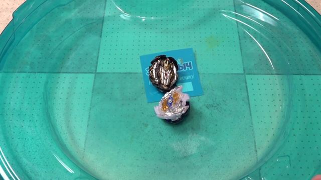 Лучший волчок из Лучшего бейблейд чемодана! Beyblade Burst