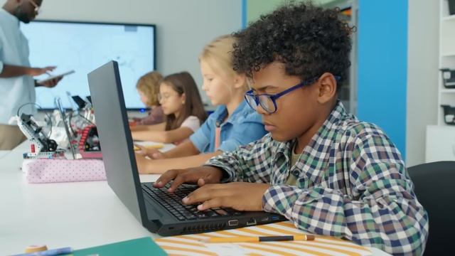 Blockchain Trailblazers: Learning, education and gaming with Frobots смотреть онлайн