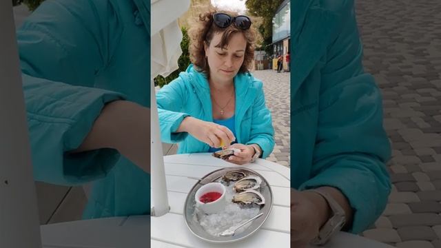 Первый раз ем устрицы.. Крым. 22.09.2021