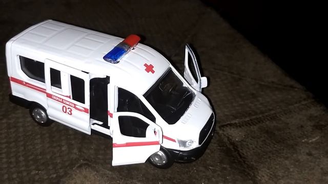 Обзор масштабной модели автомобиля Ford Transit Скорая медицинская помощь смотреть онлайн