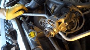 Замена уплотнительного кольца трамблёра на Mazda Demio