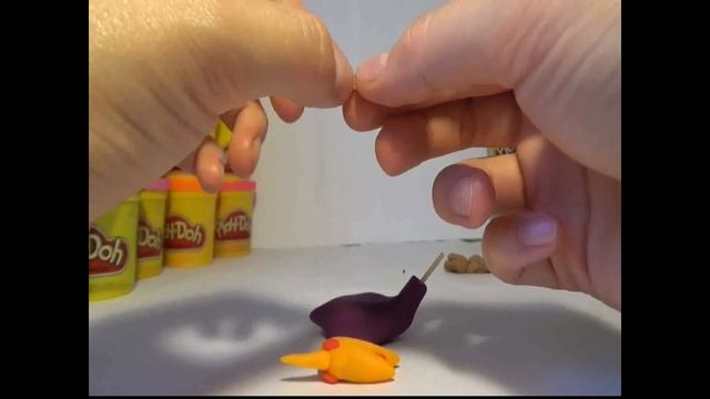 Как слепить из пластилина Плей До динозавра птеранодона. How to make a pteranodon of Play-Doh. смотреть онлайн