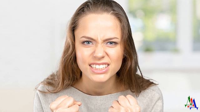 ЩЕНОК выл, лаял, грыз вещи и сдирал обои. Ему было все равно, у него огромное ГОРЕ – он был один смотреть онлайн