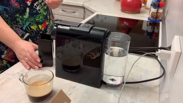 Капсюльная кофе машина DeLonghi NESPRESSO MINI ☕️ смотреть онлайн