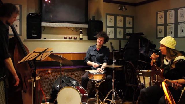 nora bite trio, solaris live смотреть онлайн