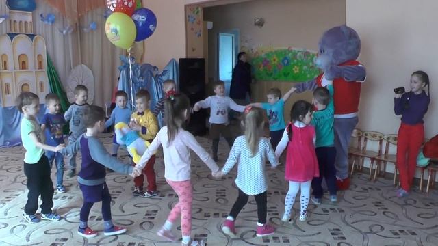 РОСТОВАЯ КУКЛА МИШКА ТЕДДИ .ПОЗДРАВЛЕНИЕ В САДИКЕ СЕРЁЖИ смотреть онлайн