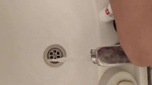 Как открыть кран чтобы помыть руки смотреть онлайн