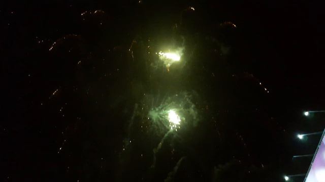 Салют ДЦ Возрождение смотреть онлайн