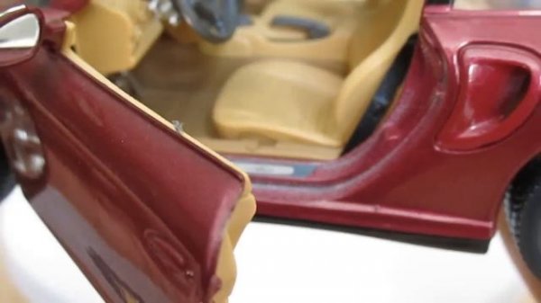 Porsche 911 Turbo 996 1:18 Scale by Bburago