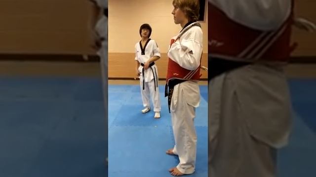 Part 2 Sparring Round House Kick смотреть онлайн