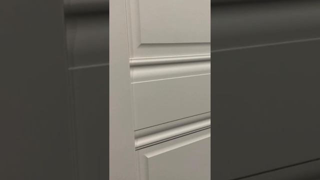 Новинка 2022 - глухая межкомнатная дверь Классика 2 в Белой эмали смотреть онлайн