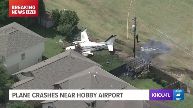 Air 11 is over plane that crashed at Hobby Airport смотреть онлайн