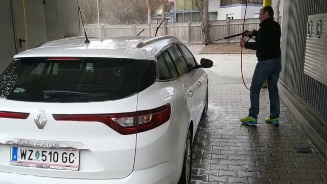 Как в Австрии моют машины/ Как дети моют машины. смотреть онлайн