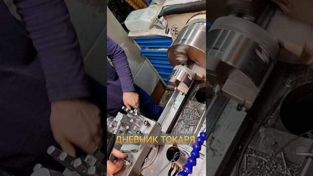 Нарезаю резьбу М10 смотреть онлайн