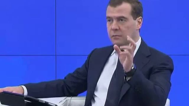 April 17, 2012 Russia_Medvedev signs decree to create public service TV channel смотреть онлайн