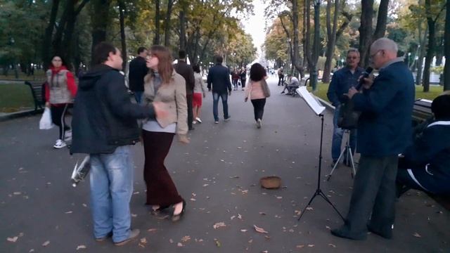 Я ДЛЯ ТЕБЯ ИЗ ХРУСТАЛЯ ПОСТРОЮ ЗАМОК!?/ВИКА С ВЛАДОМ/ ТАНЦЫ САД ШЕВЧЕНКО ХАРЬКОВ ОКТЯБРЬ 2020 смотреть онлайн
