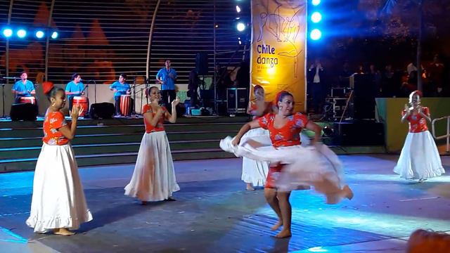 Ronda de tumbe afro raices... смотреть онлайн