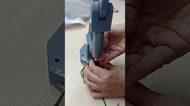 1.как поставить кнопки в трикотажное полотно прессом смотреть онлайн