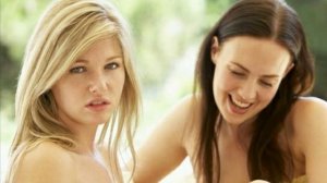 10 способов расстаться с назойливой подругой. Назойливая подруга.