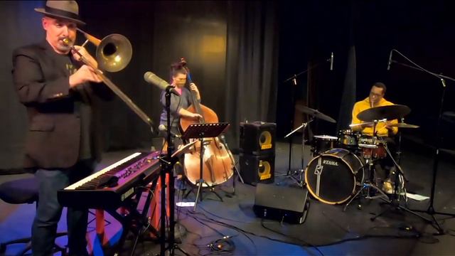 "In The Interim" - Reggie Watkins Trio смотреть онлайн